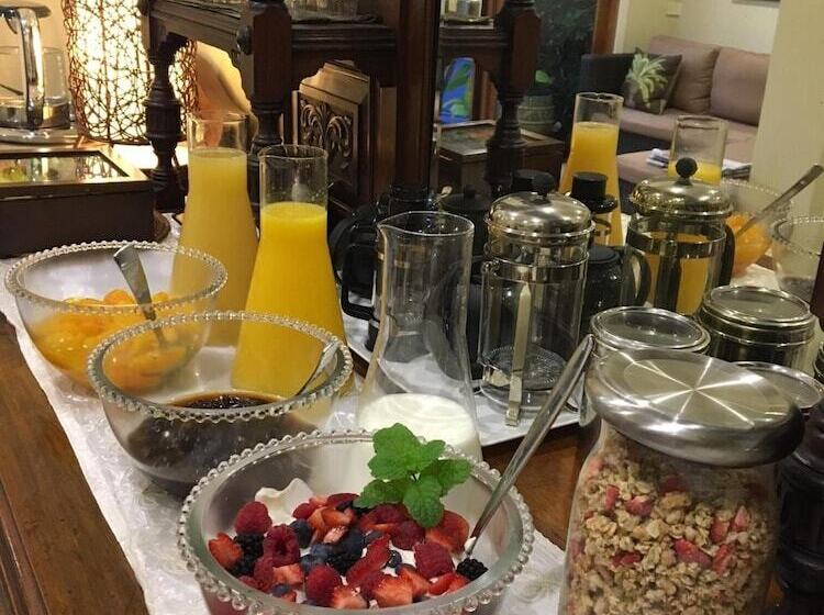 Plantation House At Whitecliffs Bed And Breakfast