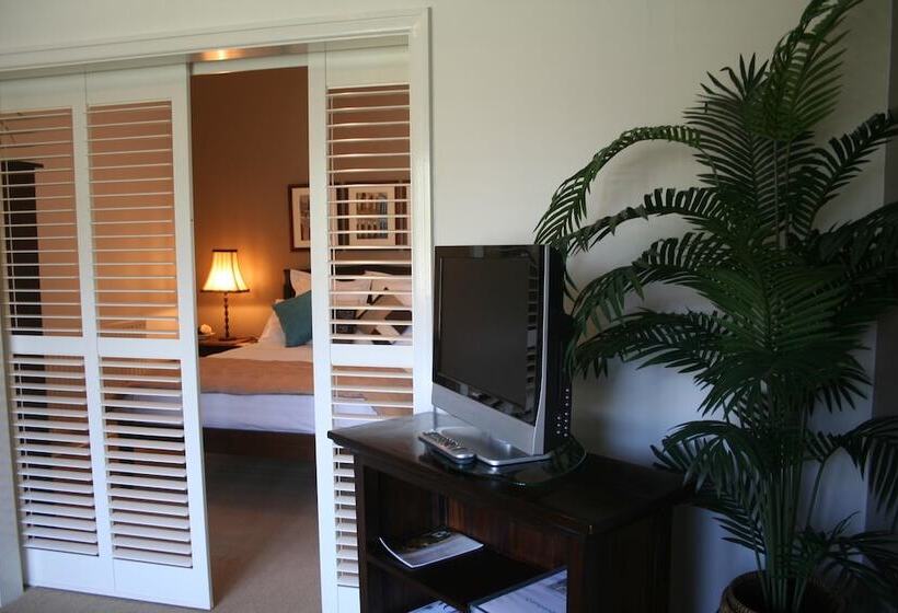 Plantation House At Whitecliffs Bed And Breakfast