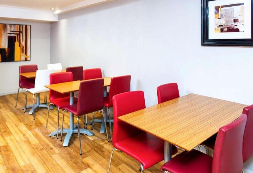 Go2 Hotels Burton Upon Trent Central