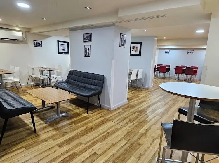 Go2 Hotels Burton Upon Trent Central