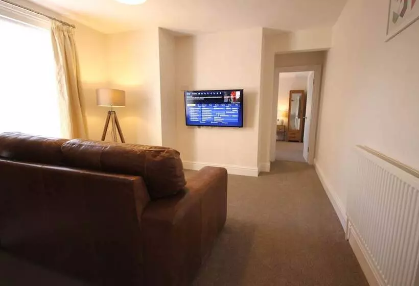 Andover House Hotel & Restaurant   Adults Only