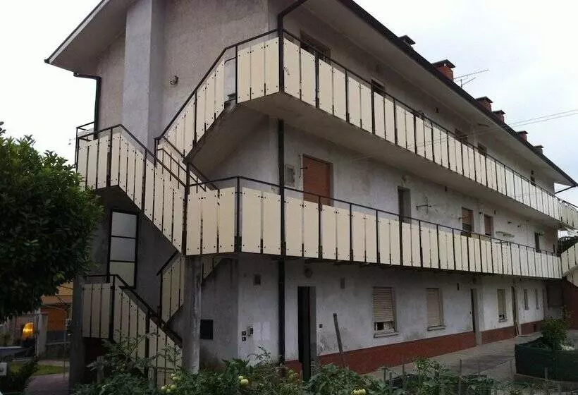 Hotelli B&b Da Leo