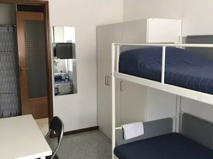 Hotelli B&b Da Leo