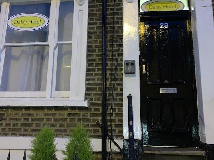 هتل Daisy