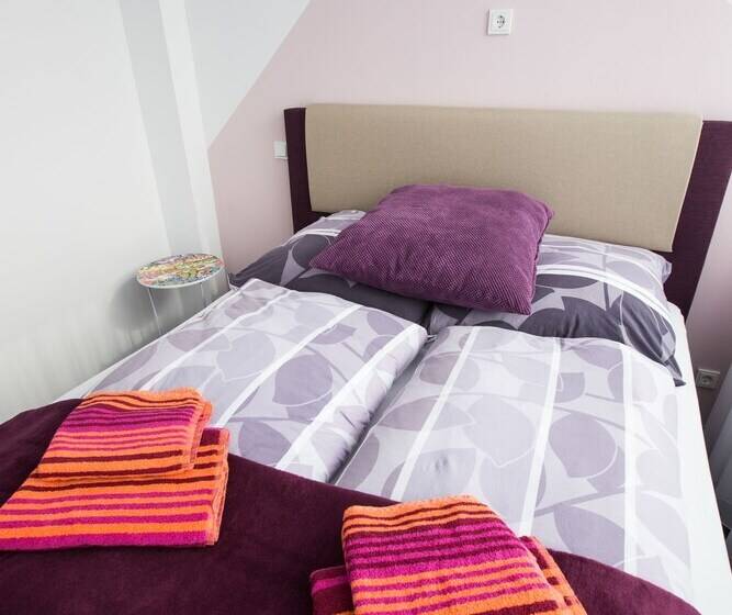 בית מלון כפרי Design Sleepy Cologne