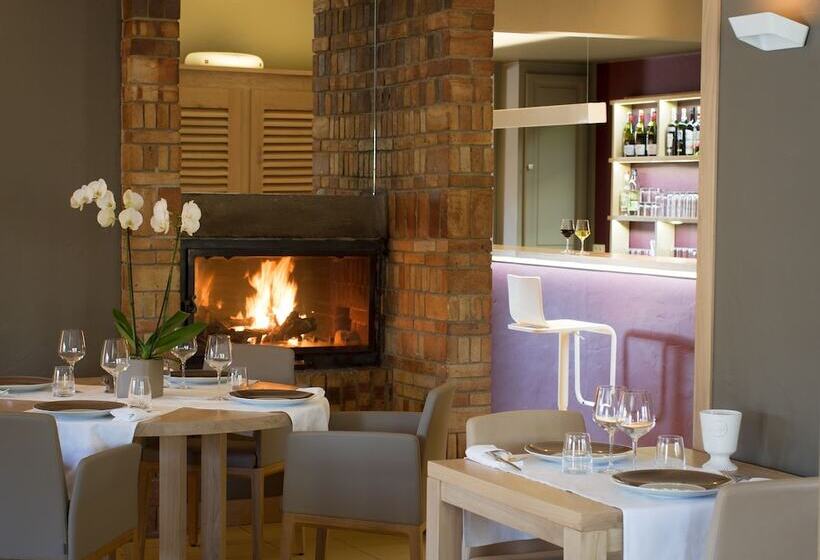 هتل Hôtel Carcarille Restaurant Le C