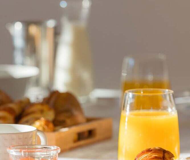 هتل Hôtel Carcarille Restaurant Le C