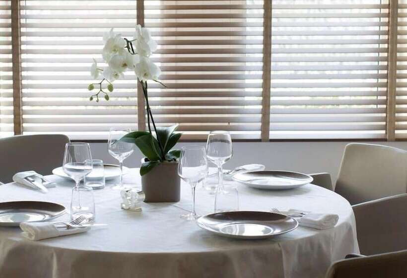 هتل Hôtel Carcarille Restaurant Le C