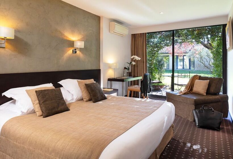 هتل Hôtel Carcarille Restaurant Le C