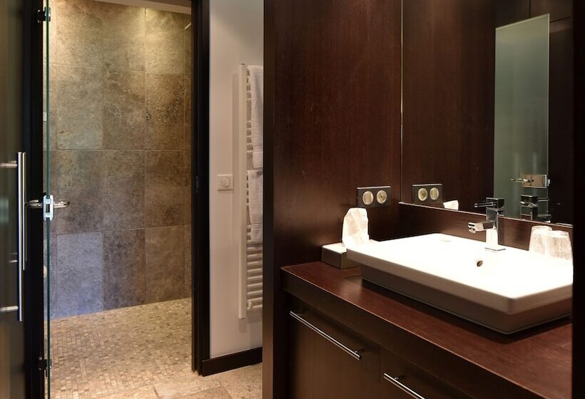 هتل Hôtel Carcarille Restaurant Le C