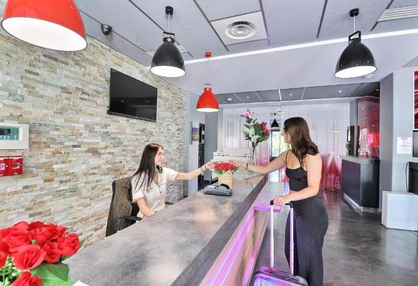 فندق Hôtel Des Lumières Lyon Meyzieu Arena Stadium