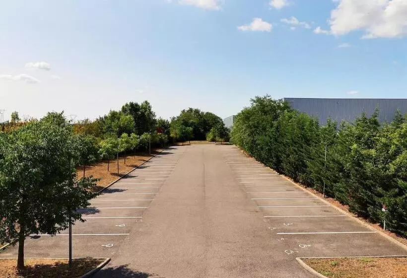 ホテル Hôtel Des Lumières Lyon Meyzieu Arena Stadium