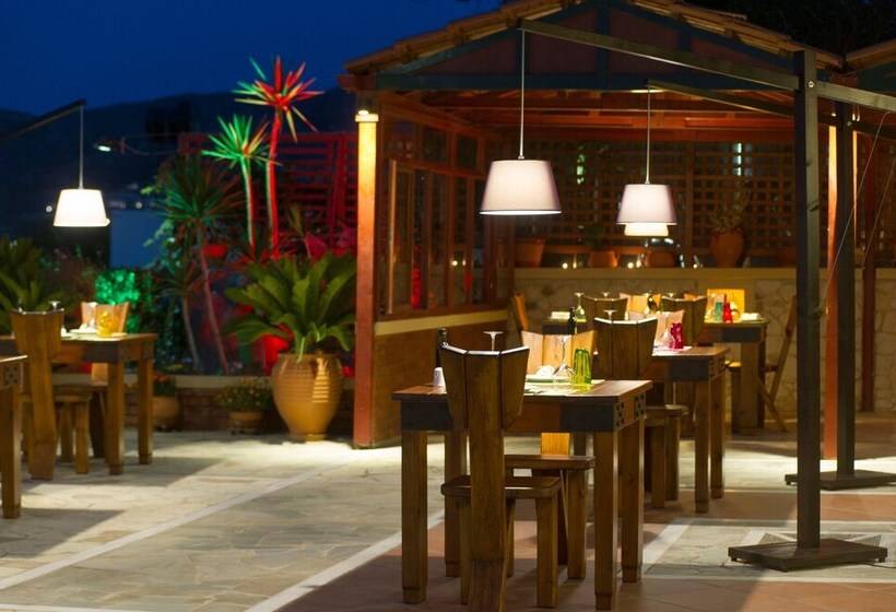 ホテル Kaliviani Traditional