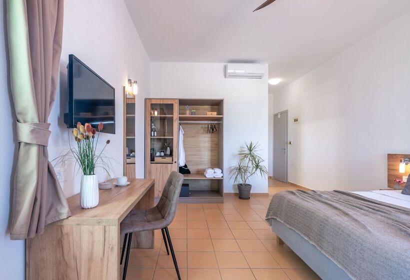 ホテル Kaliviani Traditional