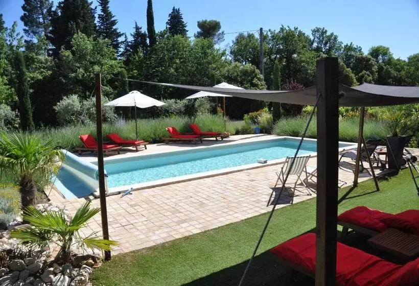 Hotelli Le Clos Geraldy Chambres D Hôtes De Charme, Piscine Et Spa