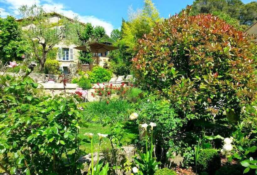 בית מלון כפרי Les Rosées