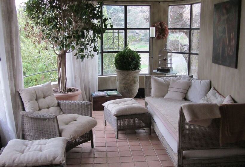 בית מלון כפרי Les Rosées