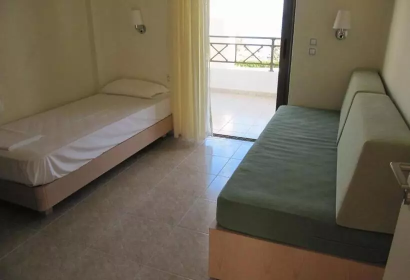 هتل Levantino Studios & Apartments