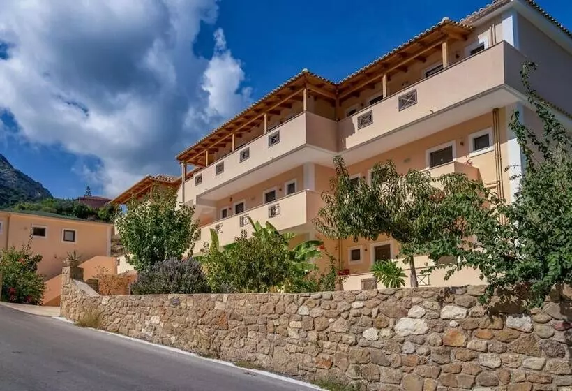 هتل Levantino Studios & Apartments