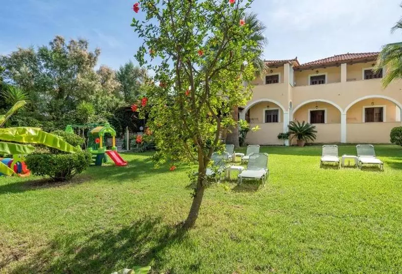 هتل Levantino Studios & Apartments