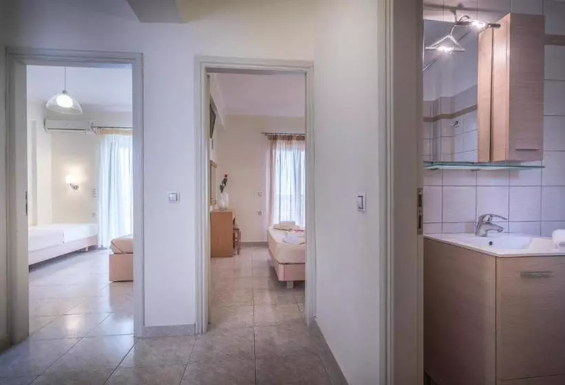 هتل Levantino Studios & Apartments