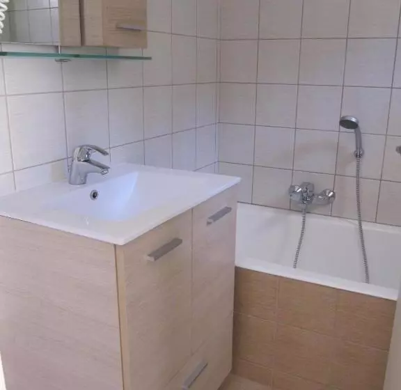 هتل Levantino Studios & Apartments