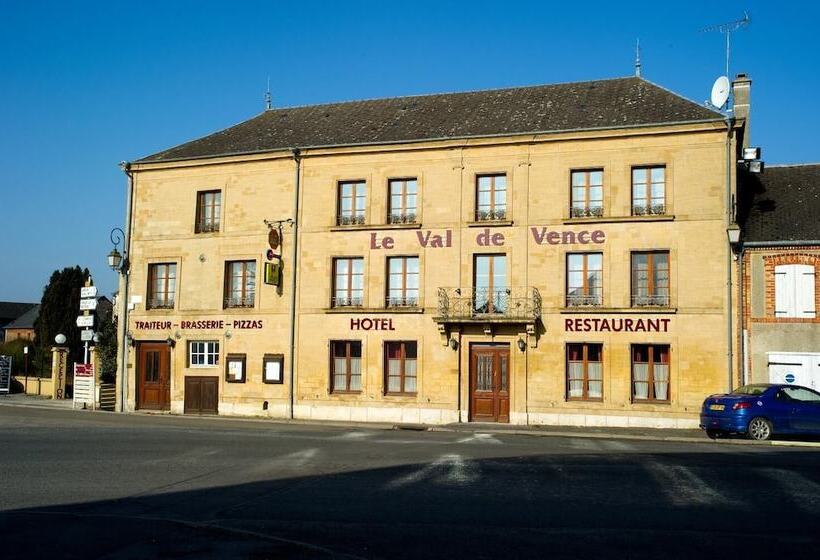 Отель Logis Hôtel Le Val De Vence