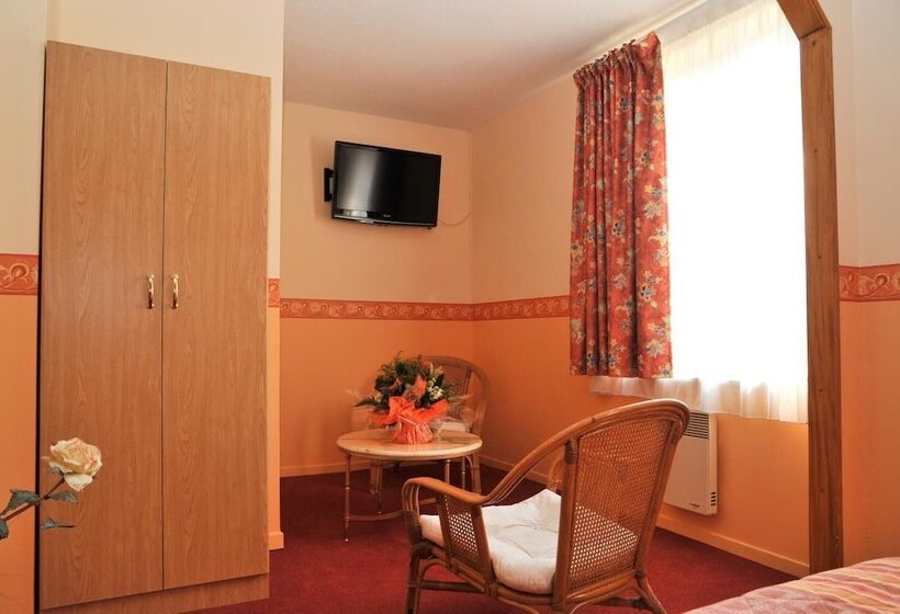 Отель Logis Hôtel Le Val De Vence