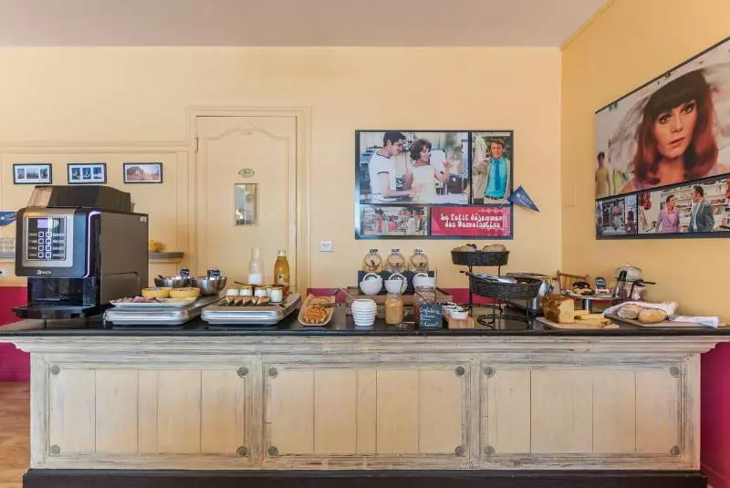 ホテル Logis Hôtel Lafayette Rochefort France