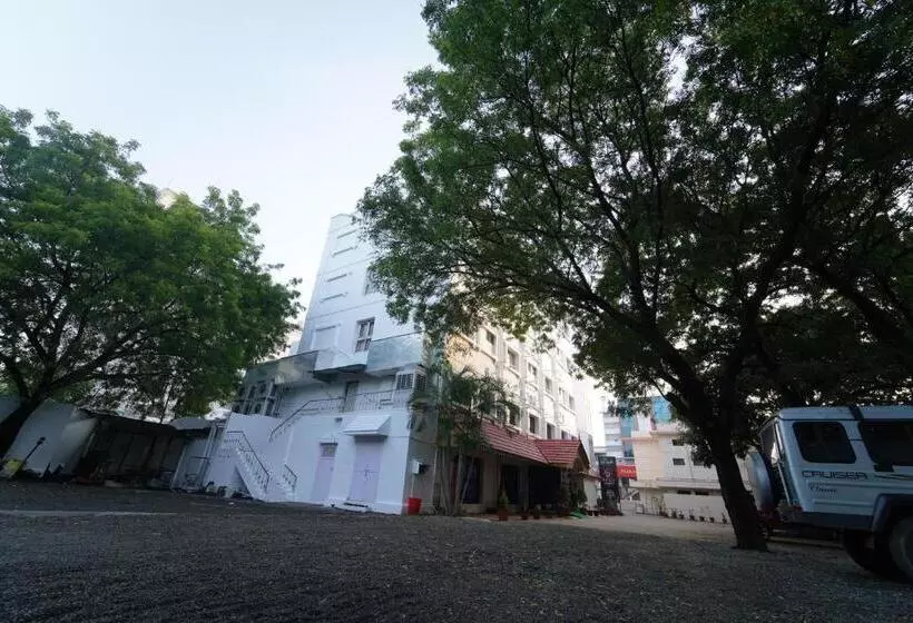 ホテル Palmyra Grand Inn