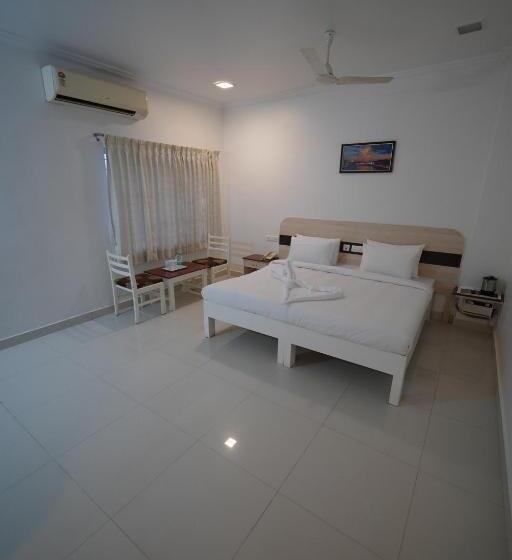 בית מלון כפרי Palmyra Grand Inn