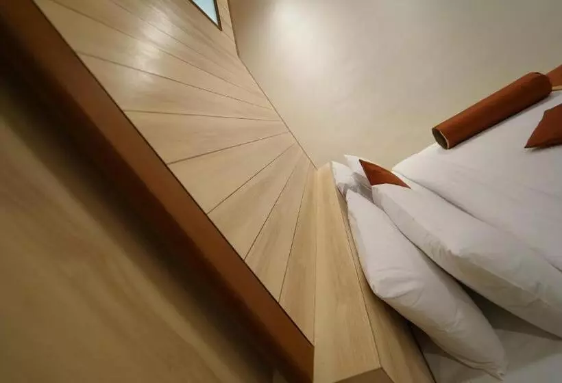 ホテル Palmyra Grand Inn