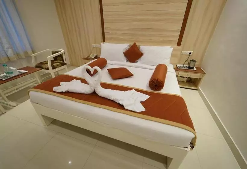 ホテル Palmyra Grand Inn