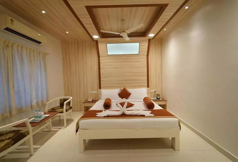 ホテル Palmyra Grand Inn