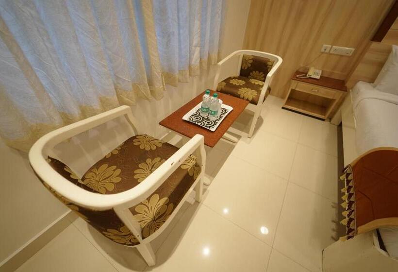 בית מלון כפרי Palmyra Grand Inn