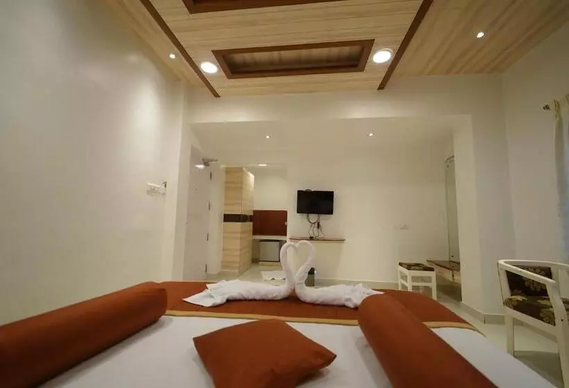 ホテル Palmyra Grand Inn