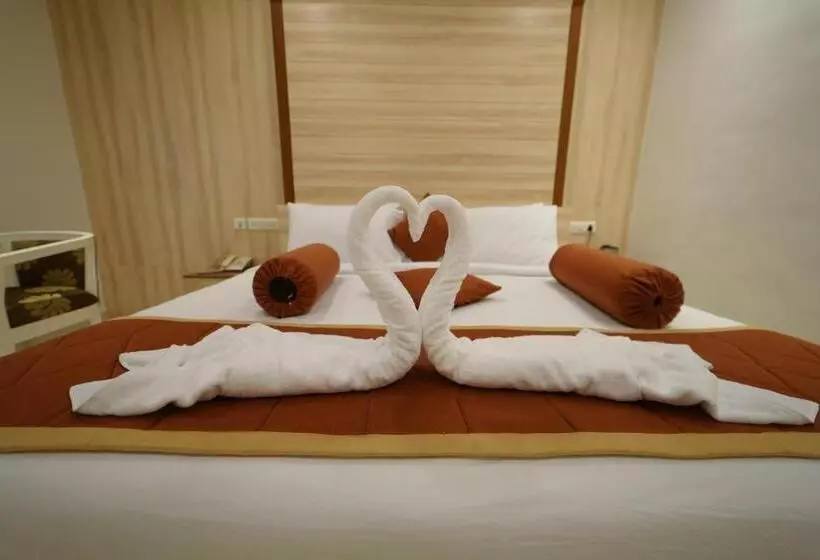ホテル Palmyra Grand Inn