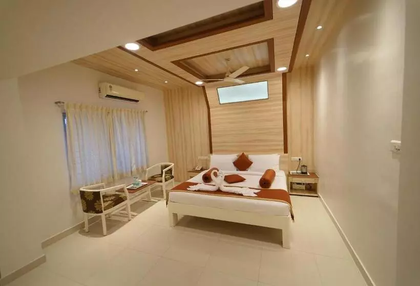 ホテル Palmyra Grand Inn