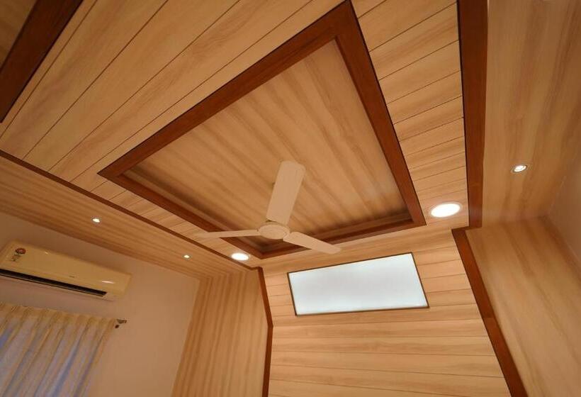 בית מלון כפרי Palmyra Grand Inn