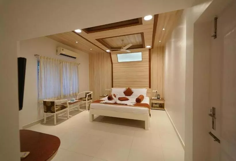 ホテル Palmyra Grand Inn