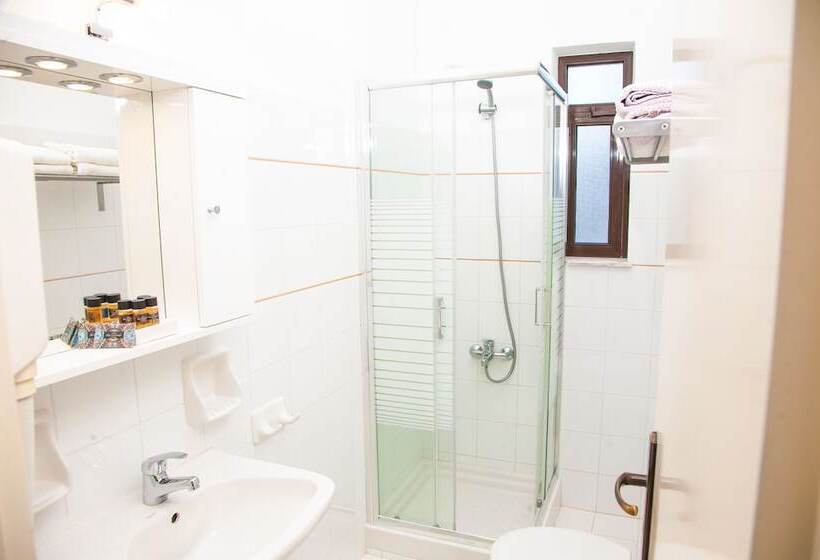 هتل Porto Diakofti