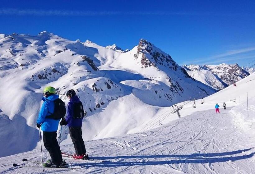 בית מלון כפרי Rock Noir & Spa