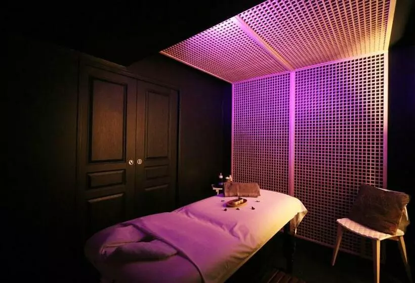 ホテル Rock Noir & Spa