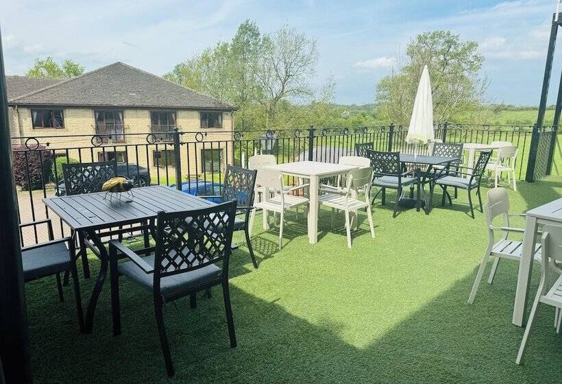 فندق Stone Trough