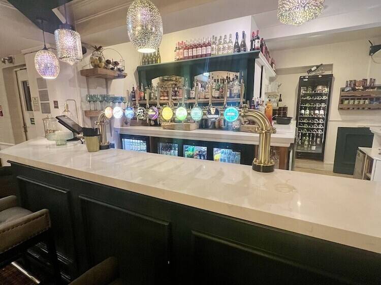 فندق Stone Trough