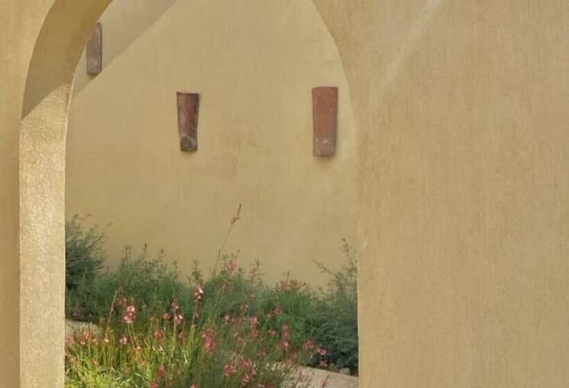 هتل Toile Blanche