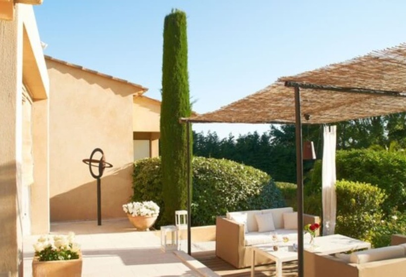 هتل Toile Blanche