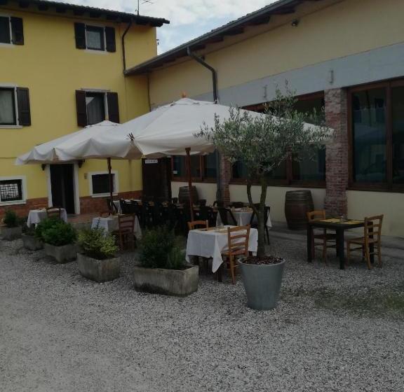 فندق Agriturismo Licensì Del Bresà