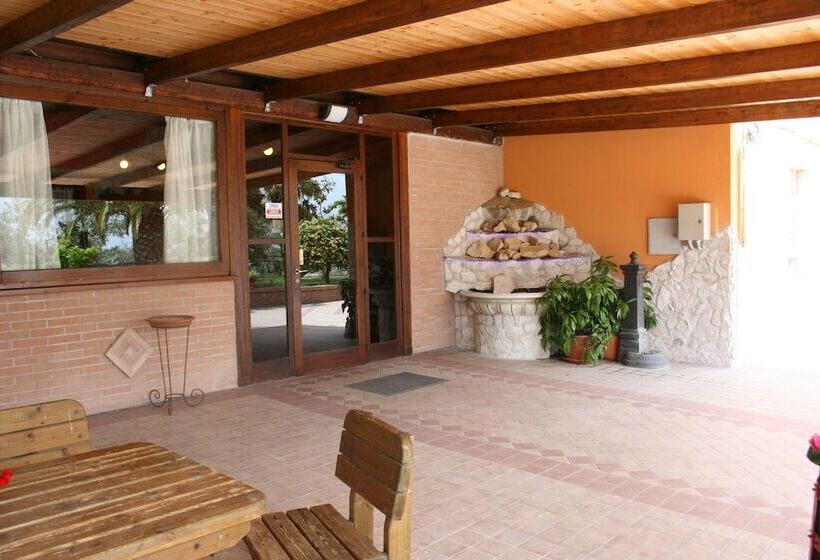 هتل Agriturismo Pesolillo