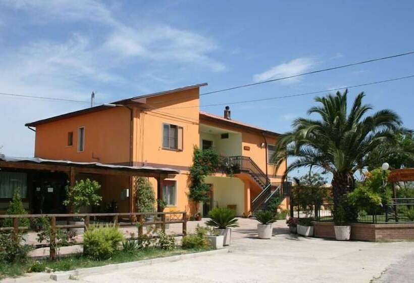 هتل Agriturismo Pesolillo